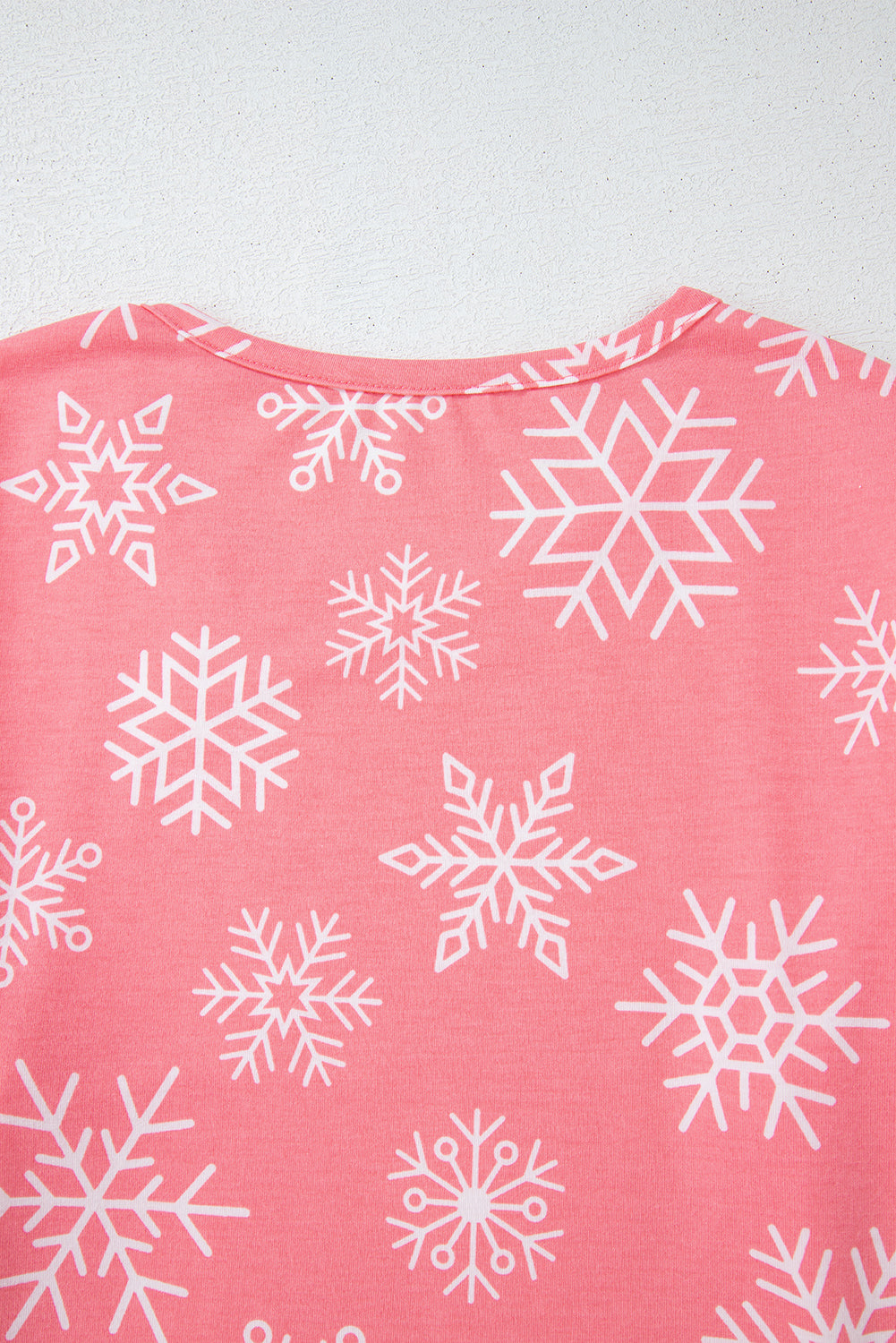 Pink Snowflake Print Two-Piece Loungewear for Valentine’s – Cozy & Cute
