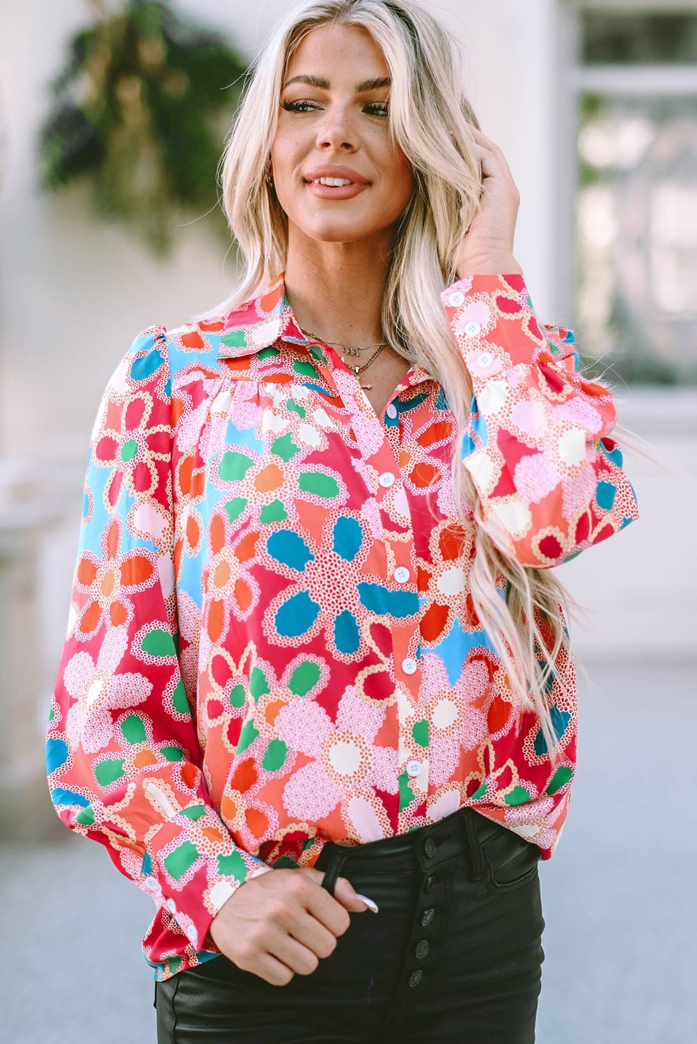 Collared neckline shirt