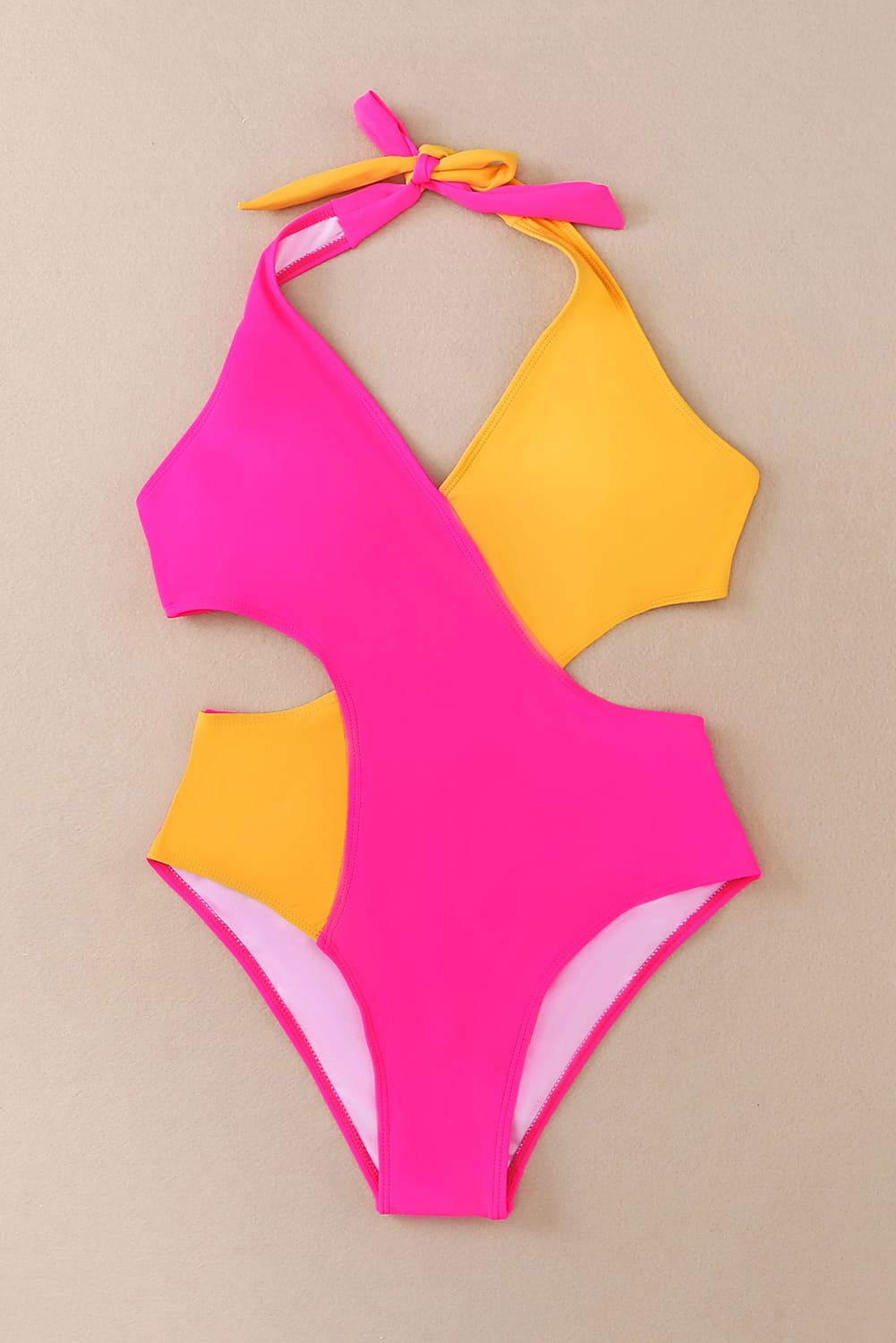 Eye-catching beachwear

